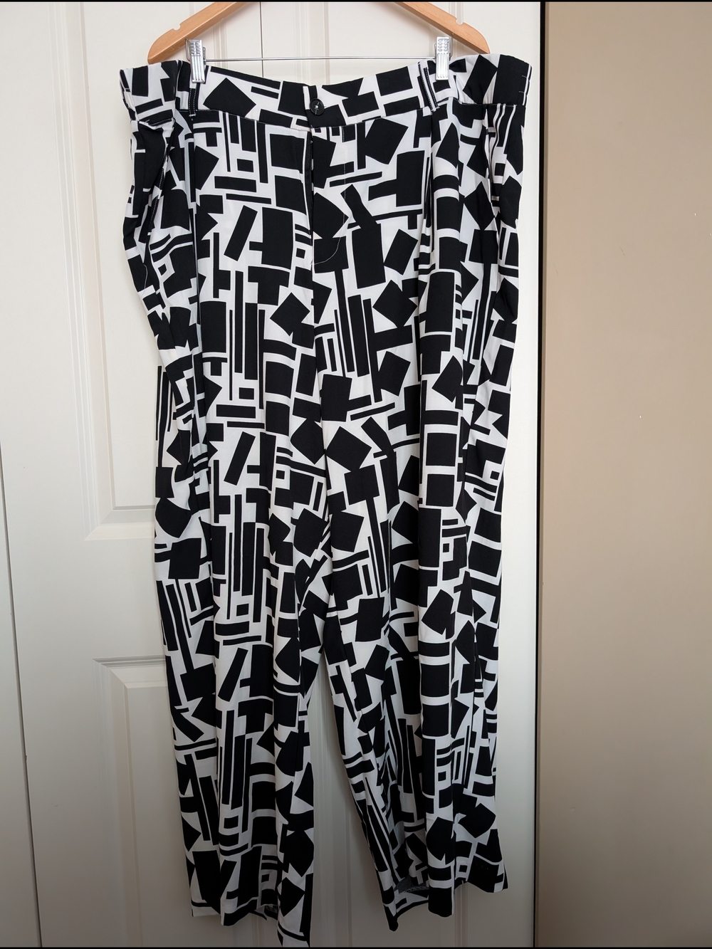 Torrid Black & White Geometric Print Wide Leg Pants
